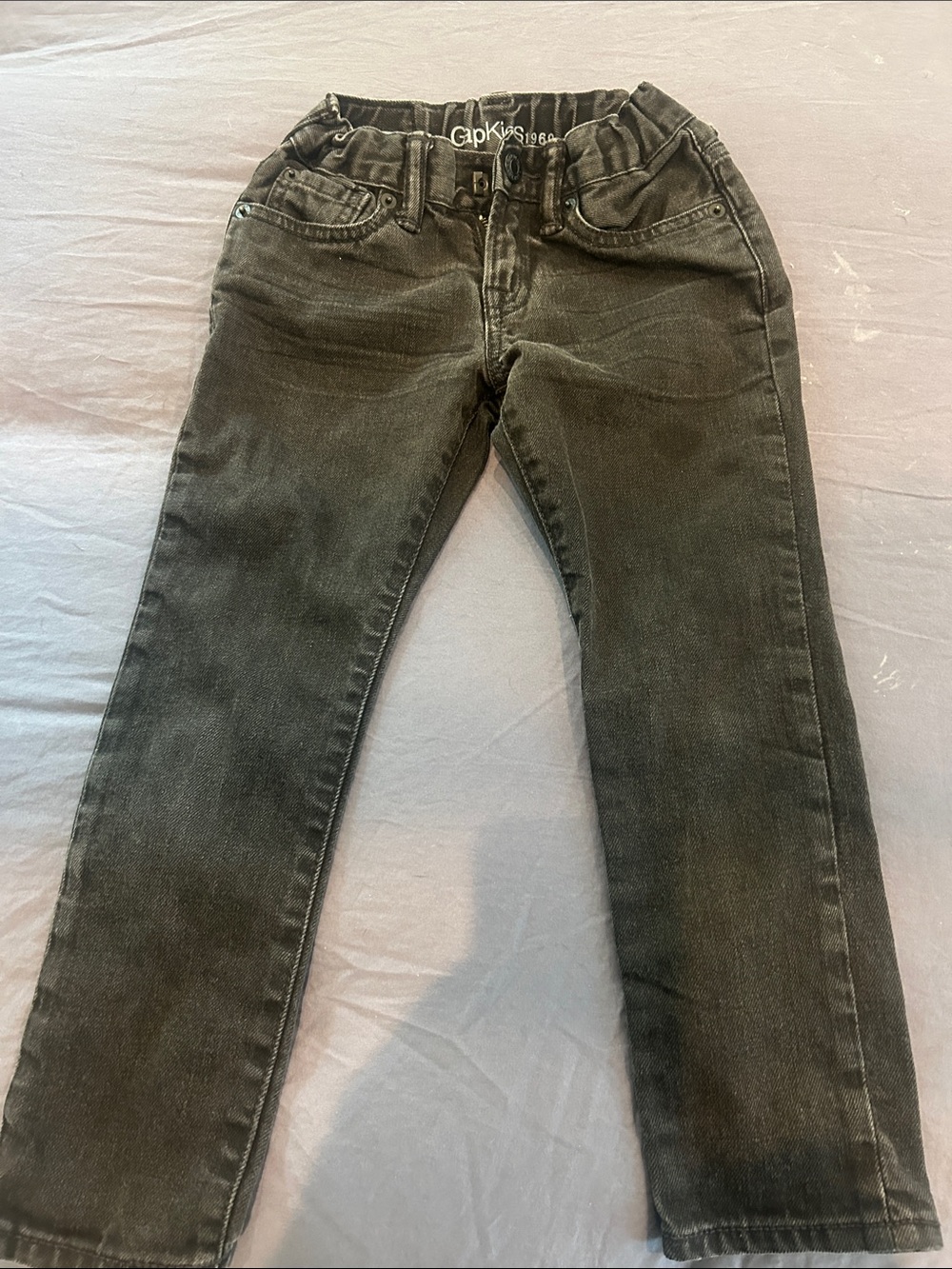 GAP Men's Slim Straight Jeans in Washed Black